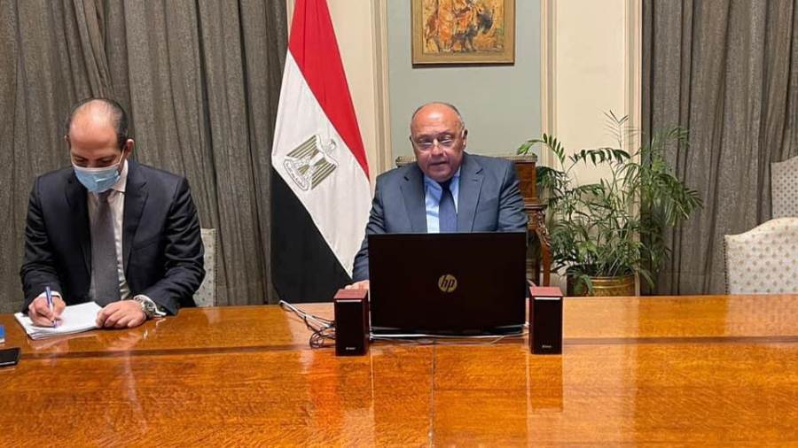 خلال لقاء عبر الفيديو كونفرانس.. وزير الخارجية يبحث مع نظيرت