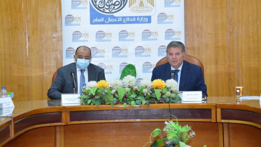 وزيرا قطاع الأعمال والتنمية المحلية يناقشان مع 4 محافظين الأ