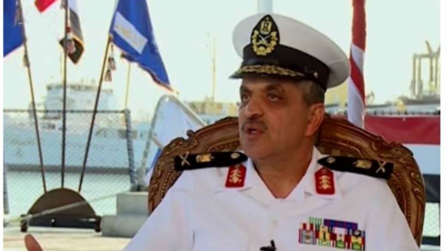 رئيس هيئة قناة السويس: شركة هولندية تشارك فى تعويم السفينة ا