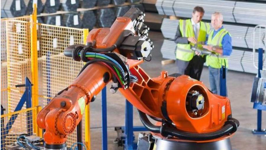 بايدن يعرض استثمارات ضخمة في البنية التحتية بـ 3 - 4 تريليون