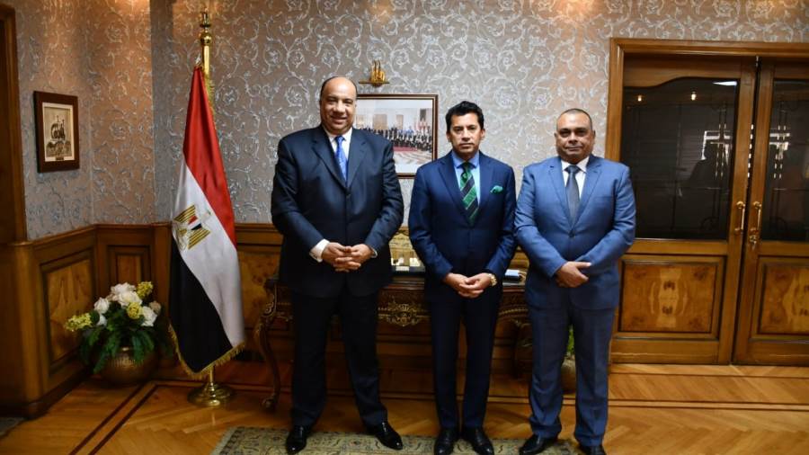 وزير الرياضة يستقبل رئيس نادي الاتحاد السكندري