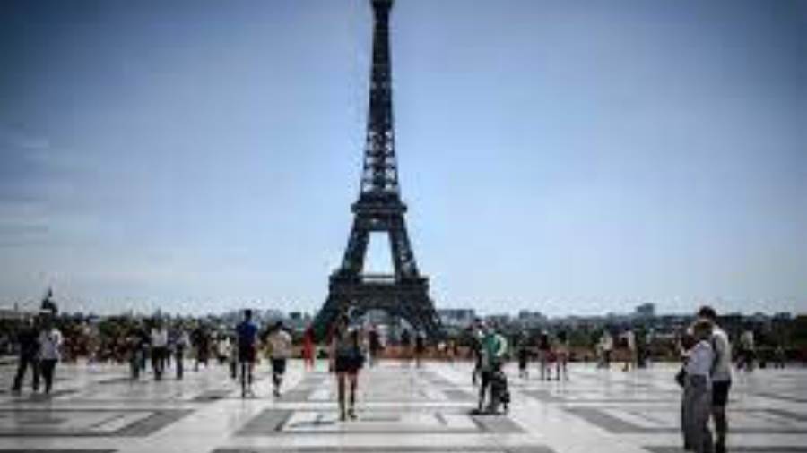 فرنسا تخفض تقديراتها لنمو اقتصادها في 2021