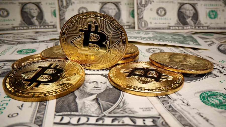 الدولار يهوي لأدنى مستوى في 6 أسابيع وبتكوين تستقر