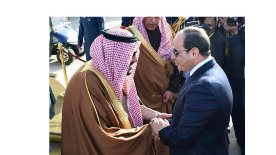 السيسي يهنئ العاهل السعودي هاتفيا بشهر رمضان