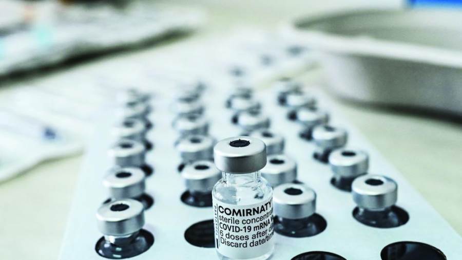 مليار جرعة لقاح والعالم يسابق الزمن لإنهاء كابوس كورونا