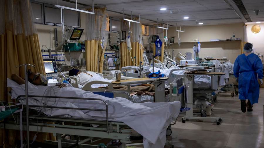 الهند تسمح بتلقيح كل البالغين ضد كورونا