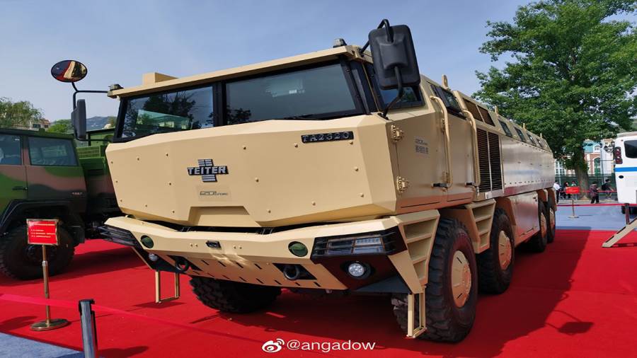 الصين تعرض مركبة مدرعة ثقيلة عملاقة