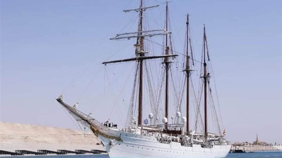 عبور السفينة الإسبانية JUAN SEBASTIAN DE ELCANO قناة السويس