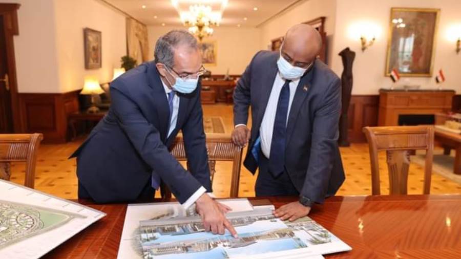 وزير الاتصالات يبحث مع نظيره السوداني تنفيذ مشروعات مشتركة ب