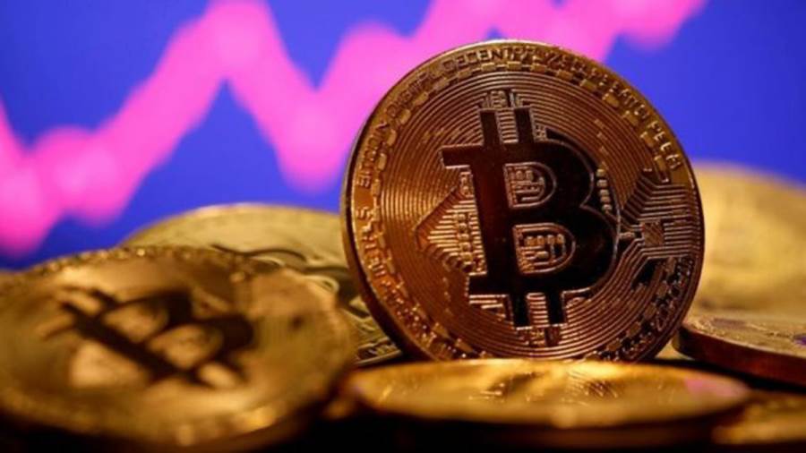 سعر عملة بيتكوين الرقمية يتخطى 36 ألف دولار