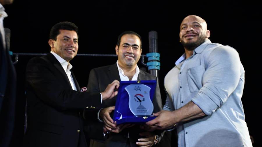 وزير الشباب والرياضة