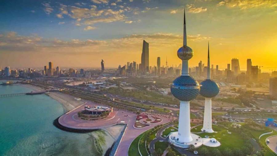 الكويت تلغي 61975 إذن عمل للمقيمين خلال 6 أشهر