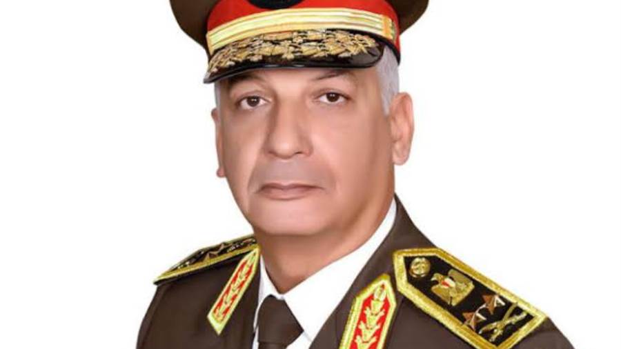 وزير الدفاع والإنتاج الحربي