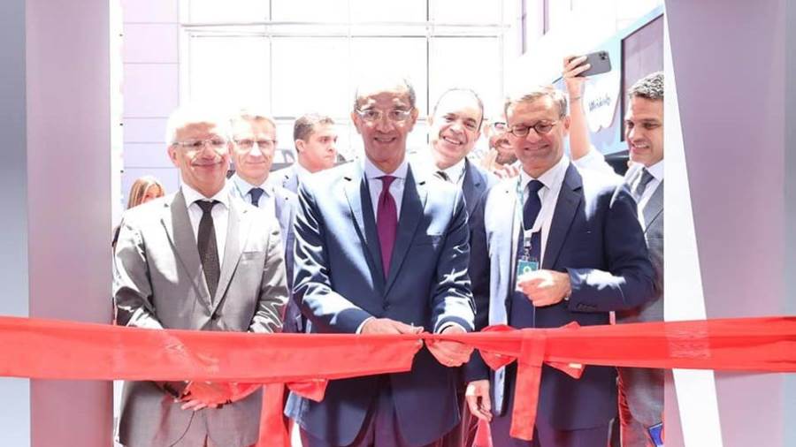 وزير الاتصالات