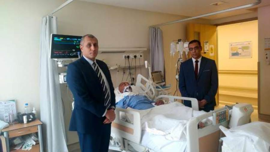 وزير القوى العاملة يتابع حالة عامل مصري أصيب بكسور في الجمجم