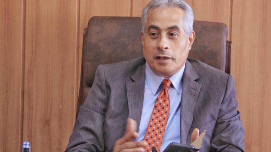 وزير القوي العاملة حسن شحاتة