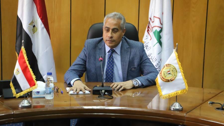 وزير القوى العاملة حسن شحاتة