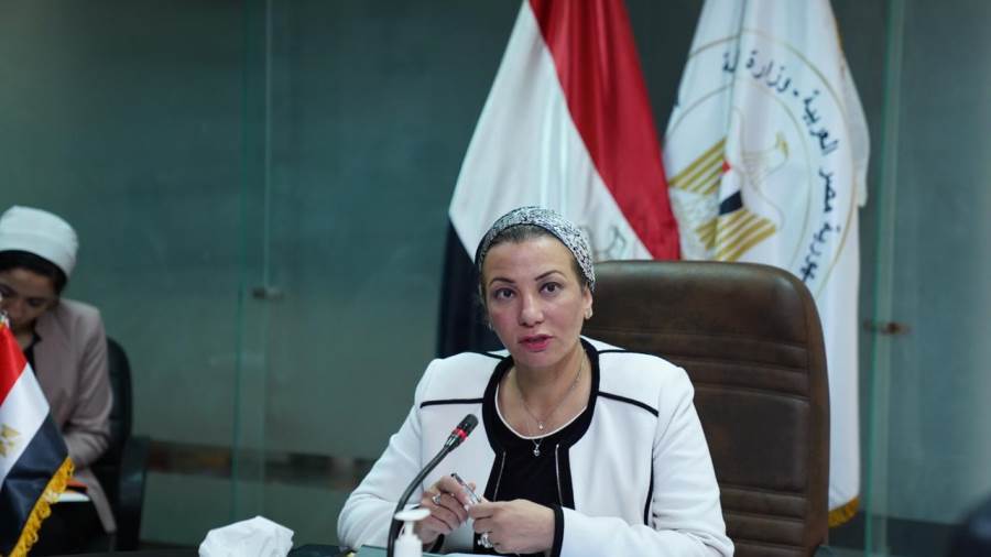 وزيرة البيئة وزيرة البيئة