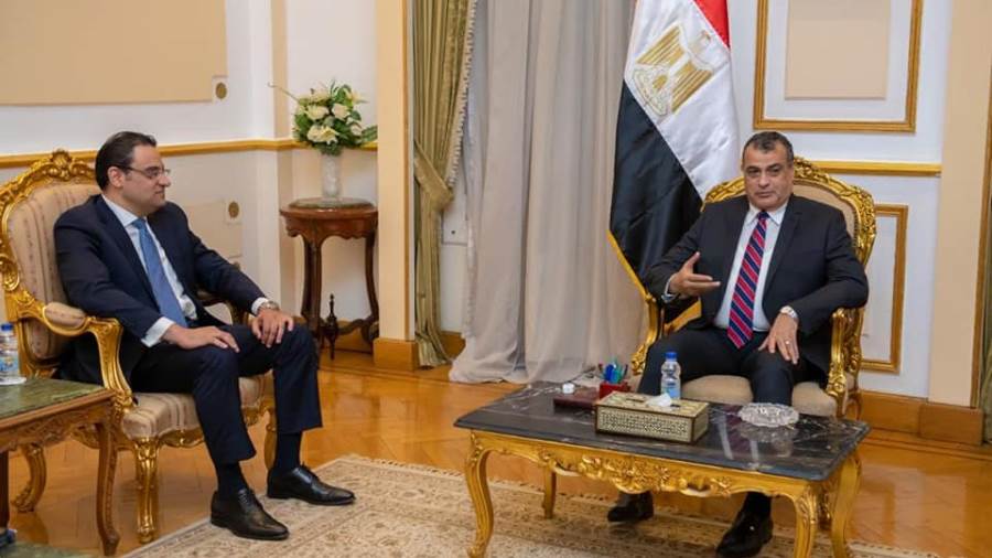 وزير الإنتاج الحربي يناقش مع سفير مصر بالتشيك تعزيز التعاون 