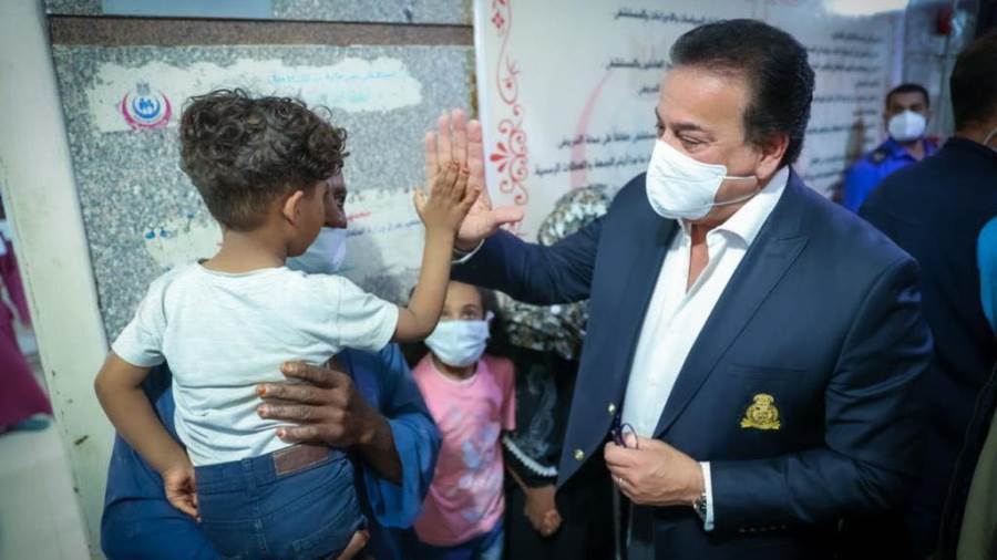 الدكتور خالد عبدالغفار وزير الصحة