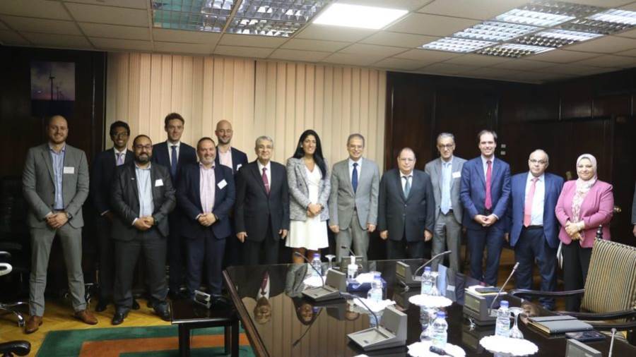 وزير الكهرباء