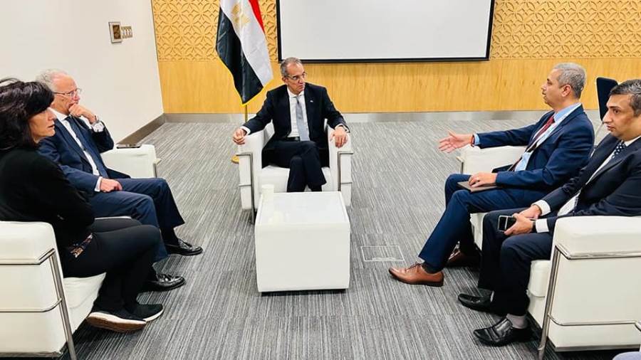 وزير الاتصالات