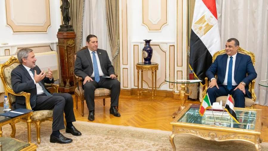 وزير الإنتاج الحربي يبحث مع السفير الإيطالى