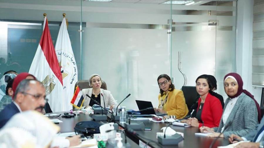 وزيرة البيئة