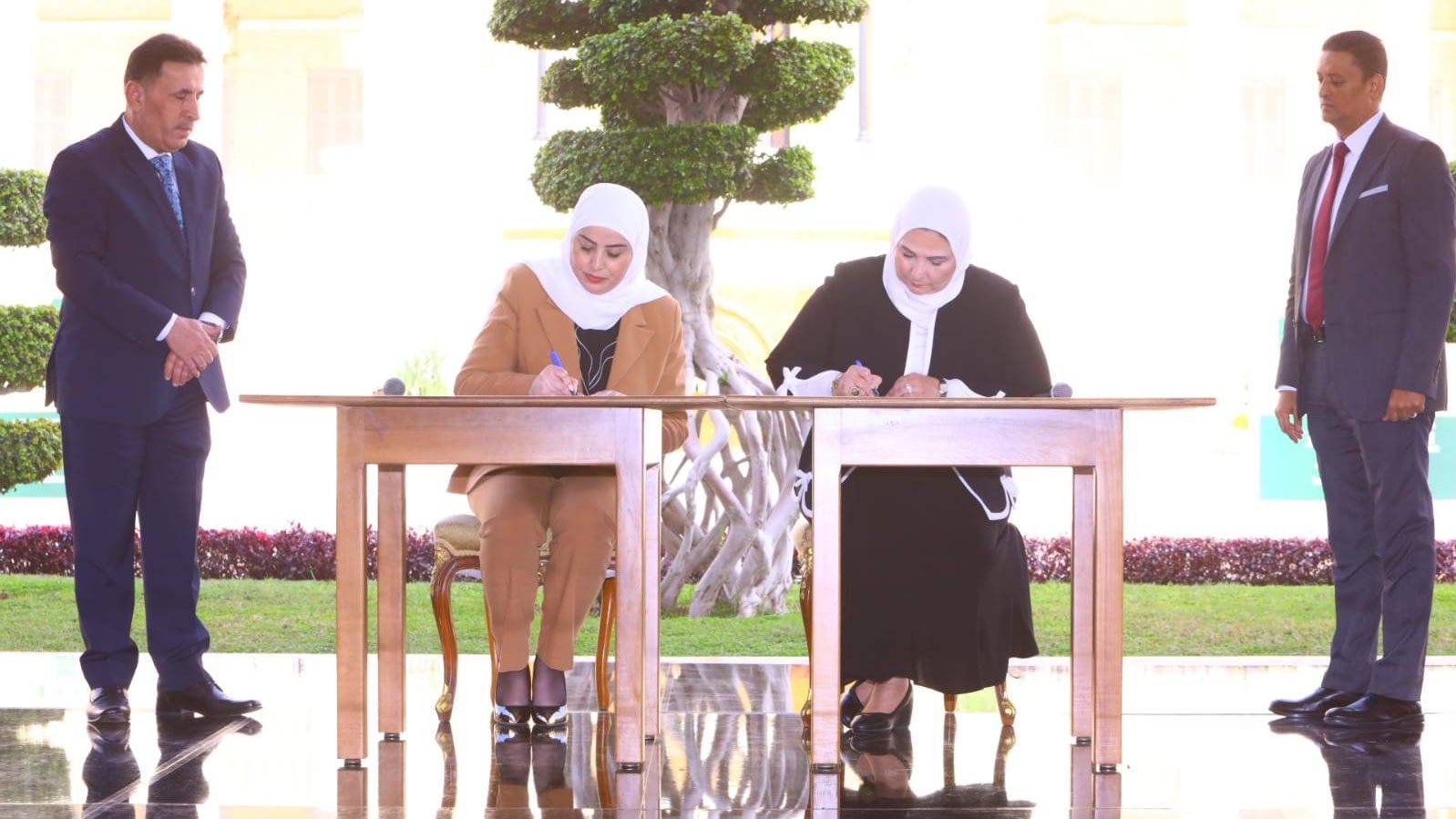 "القباج" ووزيرة التنمية الاجتماعية بالأردن يوقعان مذكرة تفاه "القباج" ووزيرة التنمية الاجتماعية بالأردن يوقعان مذكرة تفاه
