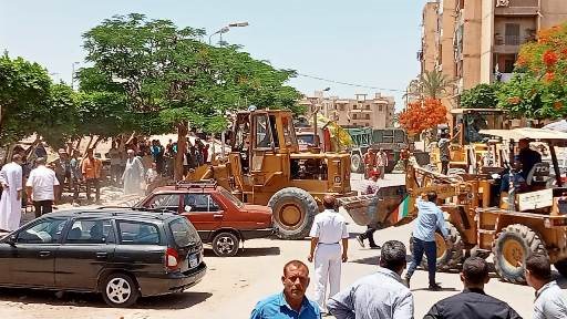 حملة موسعة لإزالة إشغالات الباعة الجائلين بـ 15 مايو