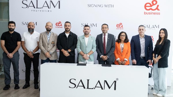«إي آند مصر» توقع اتفاقية تعاون مع «سلام العقارية» لتوفير أحدث خدمات التكنولوجية الذكية بمشروع  «The Residence»