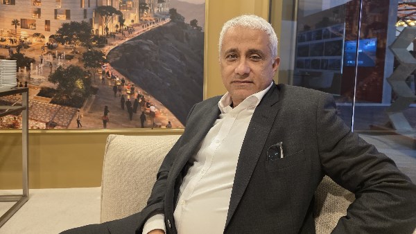 الدكتور عمرو أحمد أبو حشيش مدير مكتب ECG بسلطنة عمان الدكتور عمرو أحمد أبو حشيش مدير مكتب ECG بسلطنة عمان