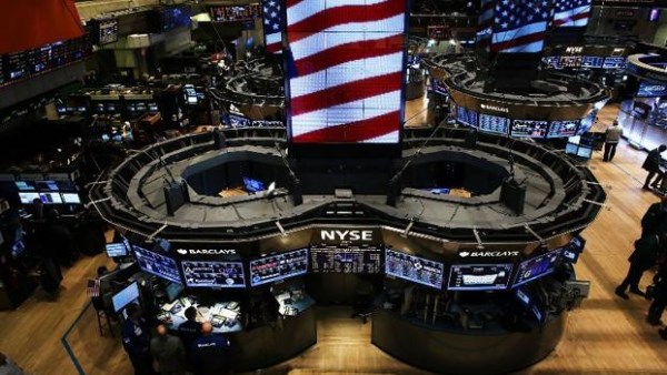 صناديق الأسهم الأمريكية تجذب تدفقات قياسية مع توقعات خفض الفائدة
