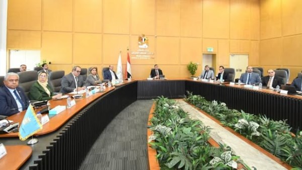 وزير الإسكان يعلن عن فرص استثمارية في المدن الجديدة وفق رؤية مصر 2030