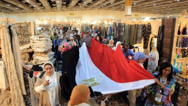 باسل رحمي يدعو الشباب إلى إقامة المزيد من المشروعات الخاصة 