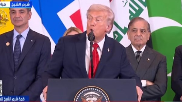 ترامب: ممتن للرئيس السيسي على جهوده في تحقيق السلام في الشرق الأوسط ترامب: ممتن للرئيس السيسي على جهوده في تحقيق السلام في الشرق الأوسط