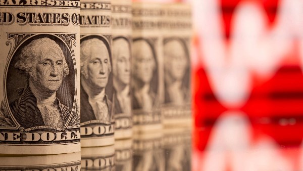 بدعم الإيرادات الجمركية.. تراجع العجز المالي الأمريكي إلى 1.8 تريليون دولار بدعم الإيرادات الجمركية.. تراجع العجز المالي الأمريكي إلى 1.8 تريليون دولار
