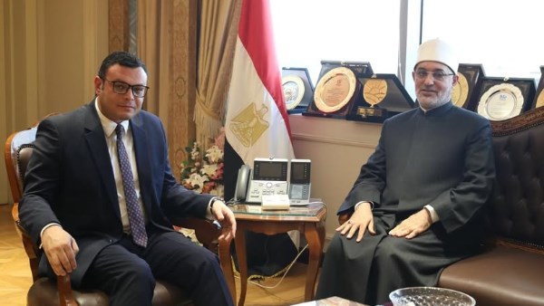 وزير الإسكان ومفتي الجمهورية يبحثان تخصيص مقرات لدار الإفتاء في المدن الجديدة وزير الإسكان ومفتي الجمهورية يبحثان تخصيص مقرات لدار الإفتاء في المدن الجديدة