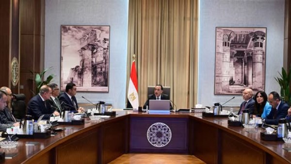 رئيس الوزراء يوجه بسرعة تحويل الأراضي المطلة على كورنيش النيل لفرص استثمارية بأنشطة مختلفة رئيس الوزراء يوجه بسرعة تحويل الأراضي المطلة على كورنيش النيل لفرص استثمارية بأنشطة مختلفة