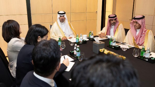 الإسكان السعودية توقع اتفاقا مع شركة "NAVER" الكورية لتطوير مشروع سكني نوعي الإسكان السعودية توقع اتفاقا مع شركة "NAVER" الكورية لتطوير مشروع سكني نوعي