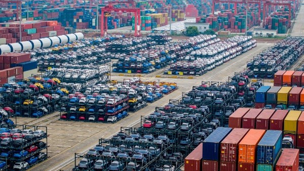  صادرات بكين تسجل أعلى مستوى في تاريخها خلال الأرباع الثلاثة الأولى من 2025