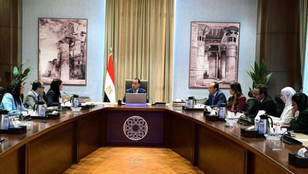 رئيس الوزراء يستعرض إطلاق الإصدار الأول من السردية الوطنية للتنمية الاقتصادية رئيس الوزراء يستعرض إطلاق الإصدار الأول من السردية الوطنية للتنمية الاقتصادية