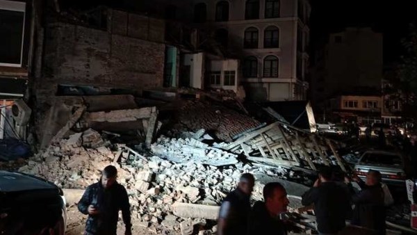 زلزال قوي يهز غرب تركيا ويثير القلق في إسطنبول وإيجة زلزال قوي يهز غرب تركيا ويثير القلق في إسطنبول وإيجة