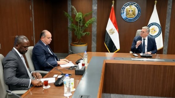 وزير البترول: تنفيذ أول مسح جوي لمناطق المعادن منذ أكثر من 40 عامًا وإعداد حزمة من المحفزات وزير البترول: تنفيذ أول مسح جوي لمناطق المعادن منذ أكثر من 40 عامًا وإعداد حزمة من المحفزات