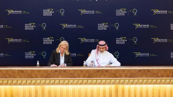 مذكرة تفاهم مع شركة "جونز لانغ لاسال" لتعزيز التعاون في تطوير القطاع العقاري السعودي