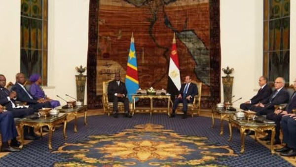 الرئيس السيسي يؤكد حرص مصر على إنجاح العملية التشاورية في إطار مبادرة حوض النيل الرئيس السيسي يؤكد حرص مصر على إنجاح العملية التشاورية في إطار مبادرة حوض النيل