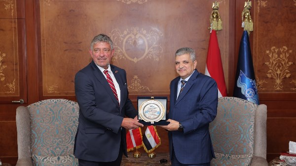 الفريق أسامة ربيع
