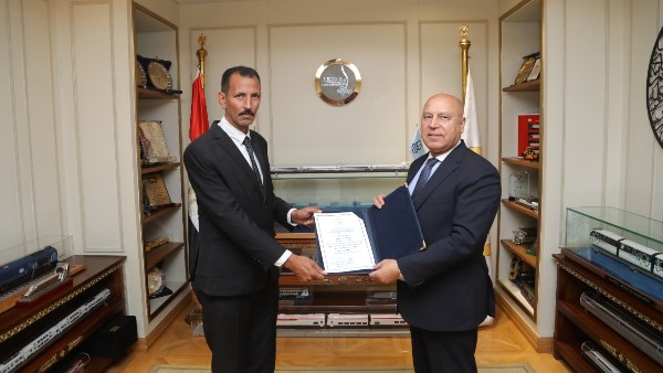 وزير الصناعة والنقل