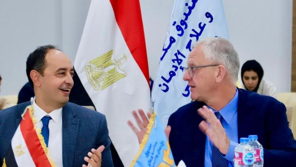 الدكتور عمرو عثمان