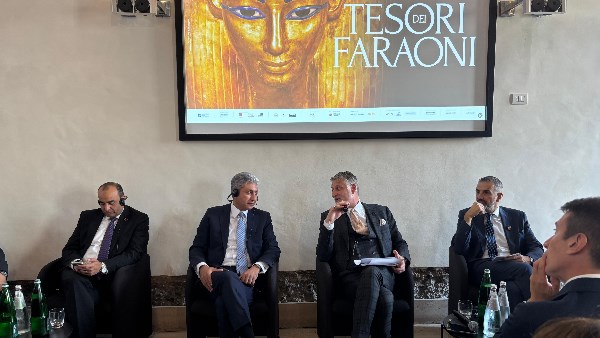 معرض كنوز الفراعنة معرض كنوز الفراعنة